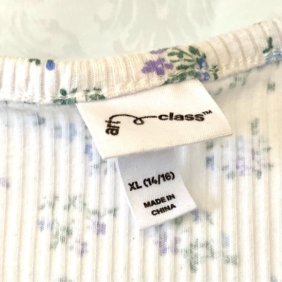 Girls Floral Top by Art Class, SZ(XL) base color is White. - Picture 6 of 7